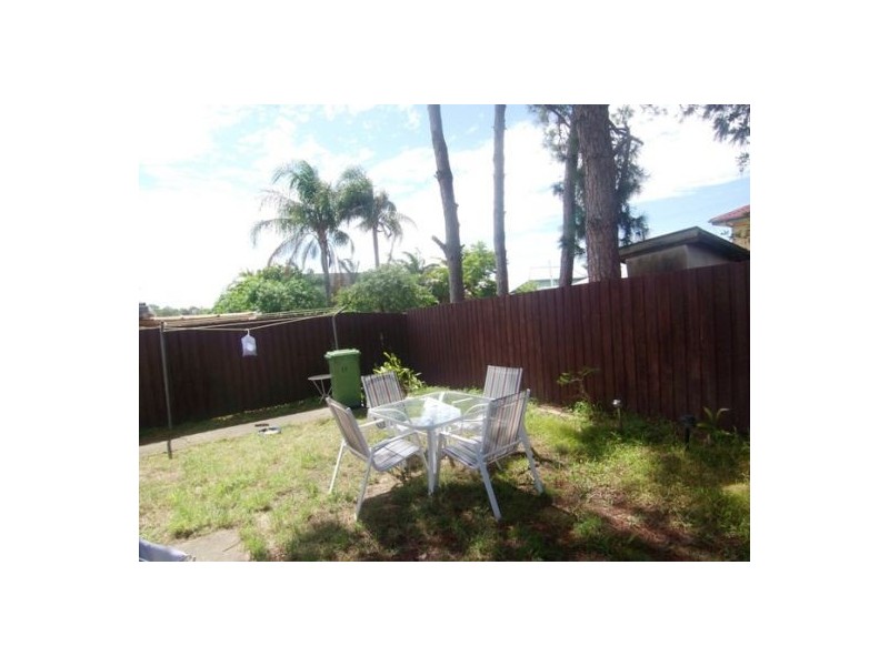 2/17 Shillito Street, Southport QLD 4215