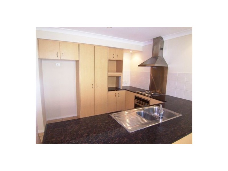 9/38-40 Robert Street, Labrador QLD 4215