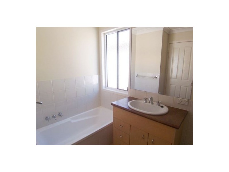 9/38-40 Robert Street, Labrador QLD 4215