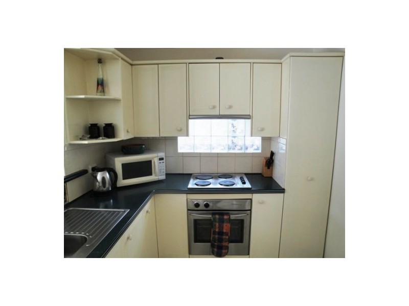 7/4 Baker Avenue, Labrador QLD 4215