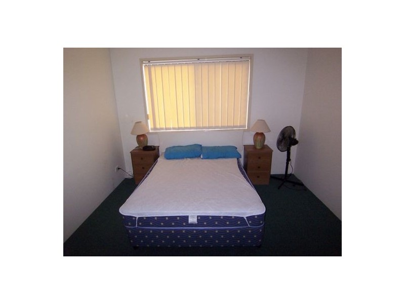 7/4 Baker Avenue, Labrador QLD 4215