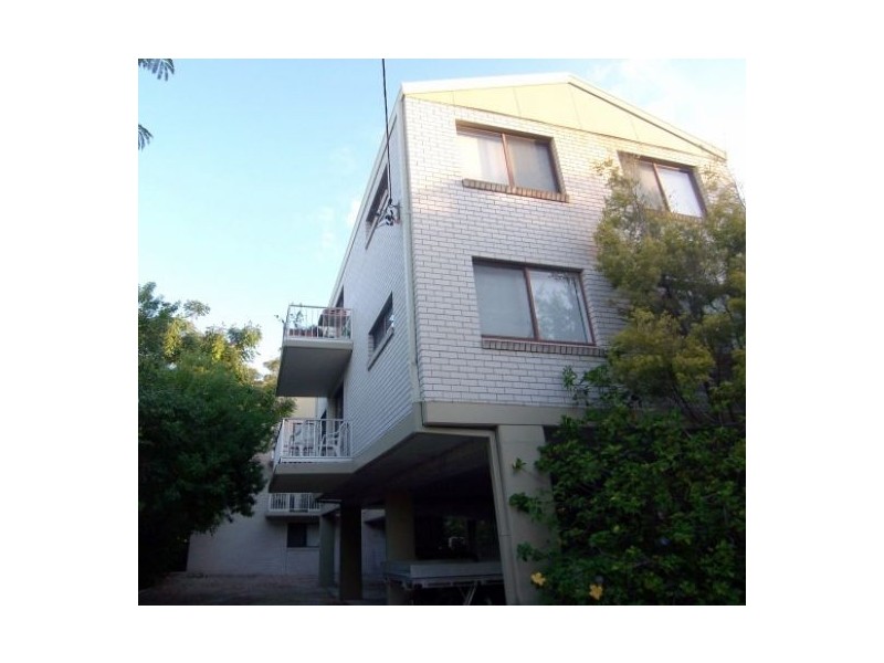 7/4 Baker Avenue, Labrador QLD 4215