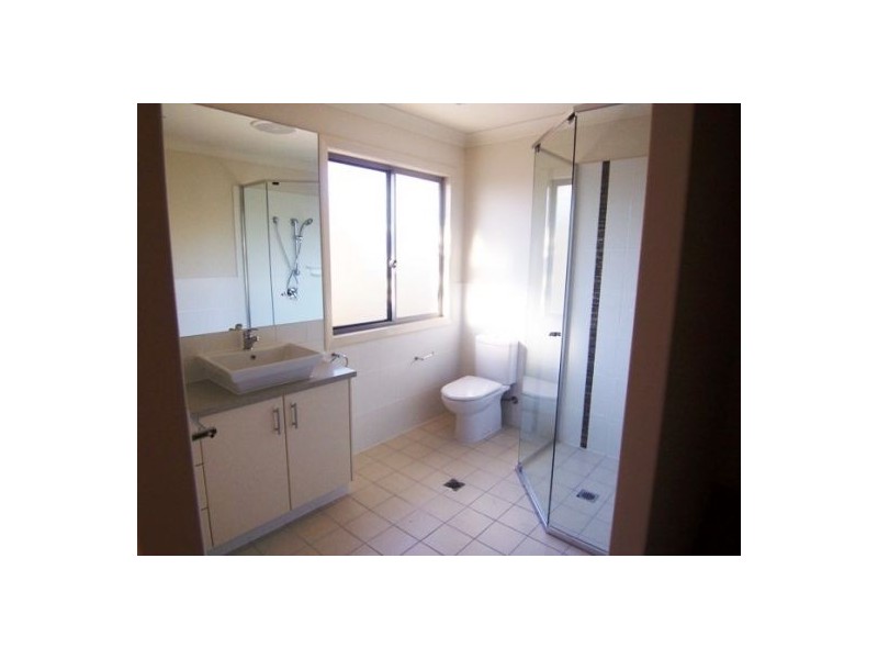 2/59 Muir Street, Labrador QLD 4215