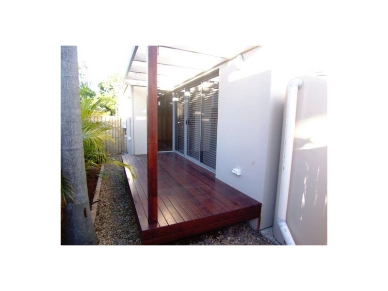 2/59 Muir Street, Labrador QLD 4215