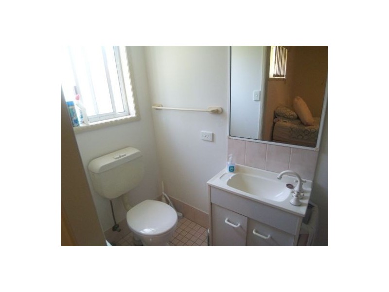 1/3 Webb St, Labrador QLD 4215