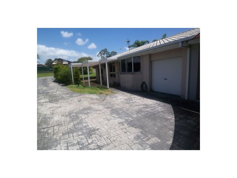 1/3 Webb St, Labrador QLD 4215