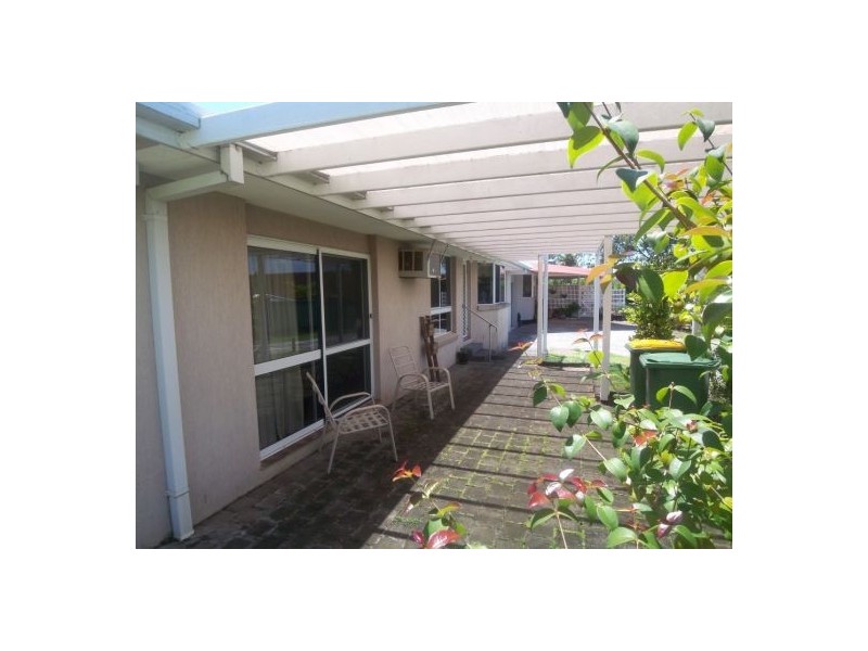 1/3 Webb St, Labrador QLD 4215