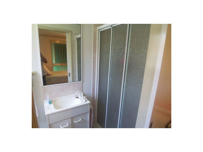 1/3 Webb St, Labrador QLD 4215