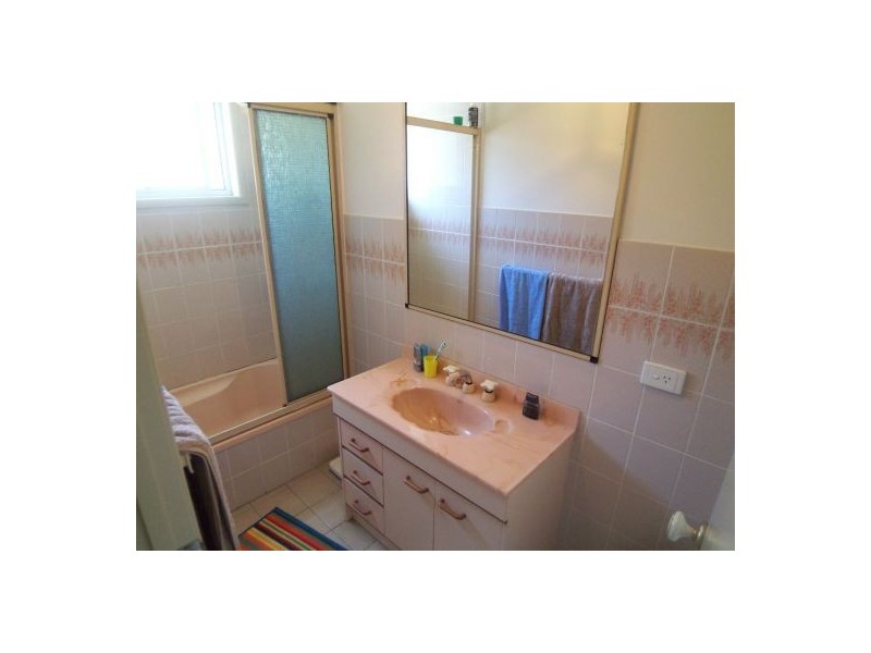 1/3 Webb St, Labrador QLD 4215