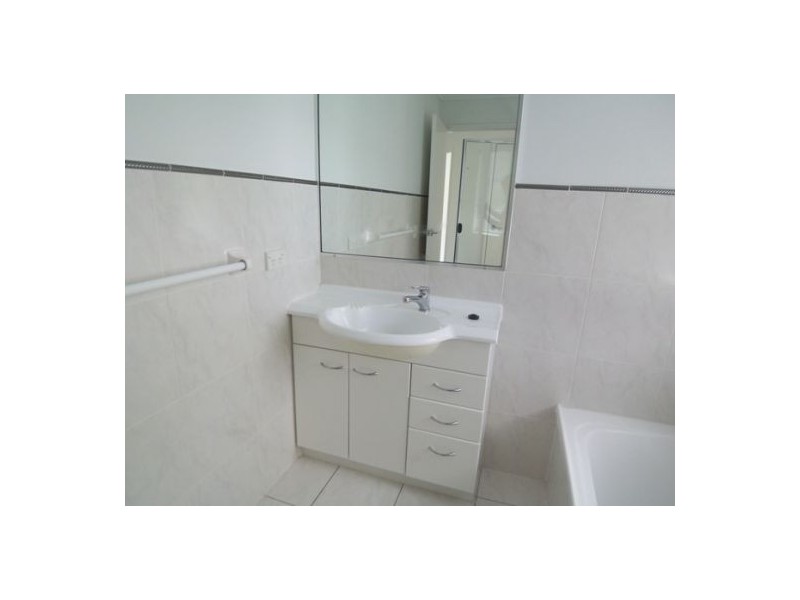 3/5  Taylor Street, Biggera Waters QLD 4216