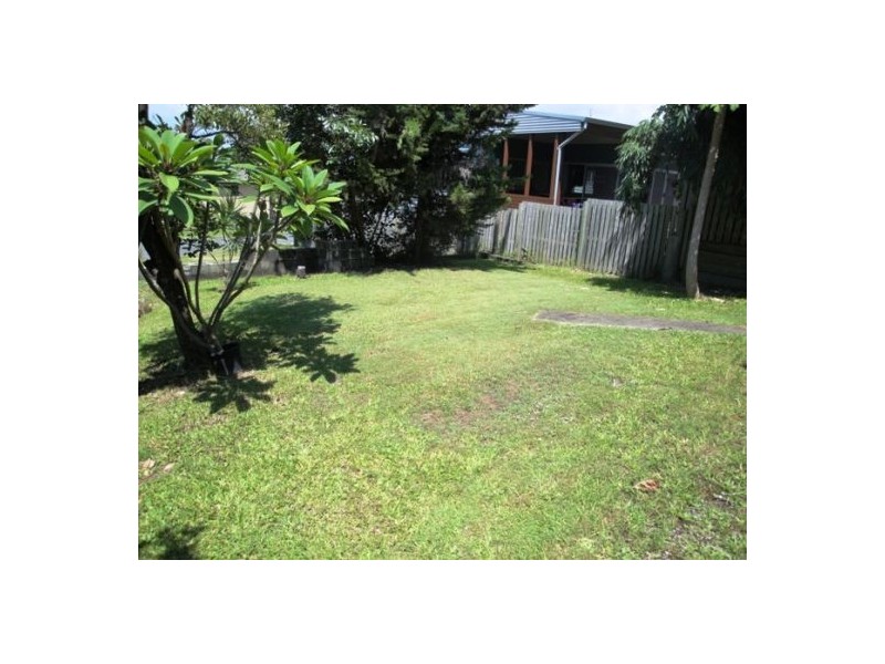 14 Walter Street, Labrador QLD 4215