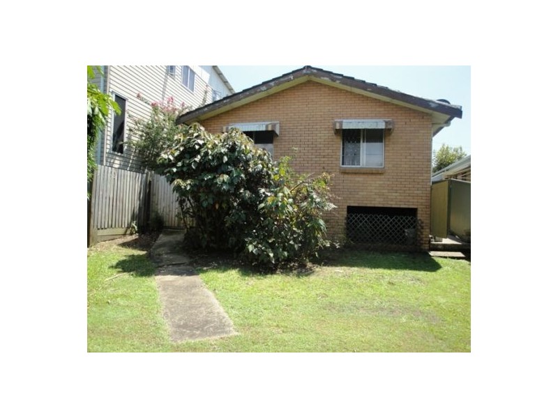 14a Walter Street, Labrador QLD 4215
