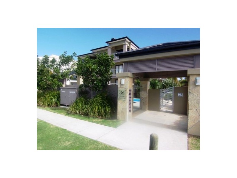 6/36 Oatland Esplanade, Runaway Bay QLD 4216