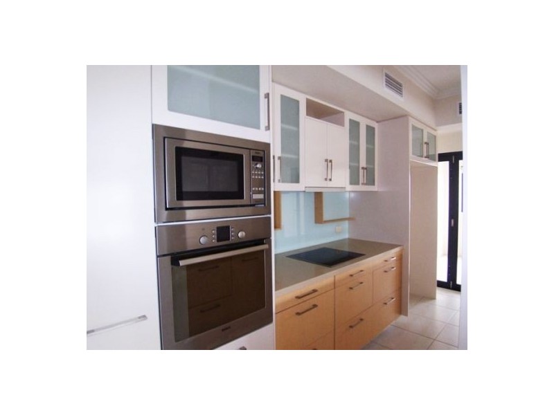 6/36 Oatland Esplanade, Runaway Bay QLD 4216
