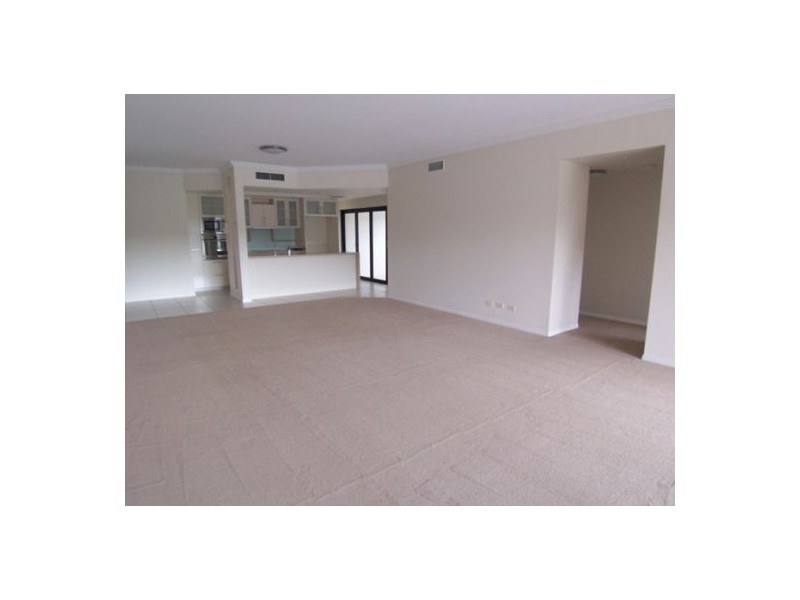 6/36 Oatland Esplanade, Runaway Bay QLD 4216