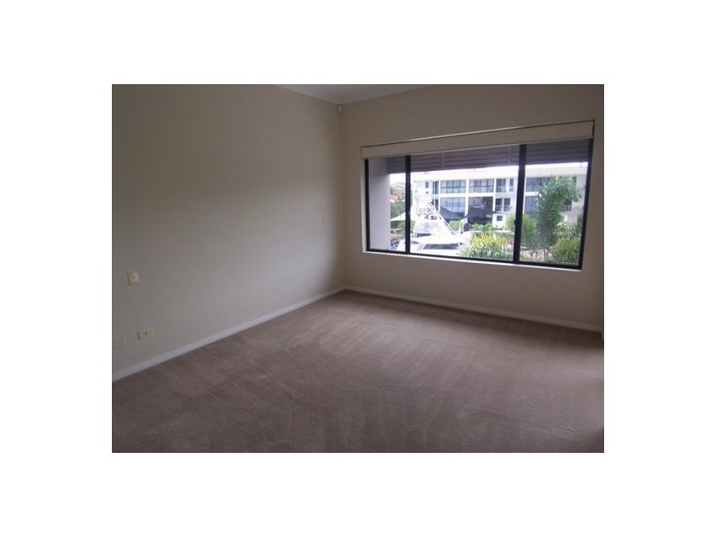 6/36 Oatland Esplanade, Runaway Bay QLD 4216