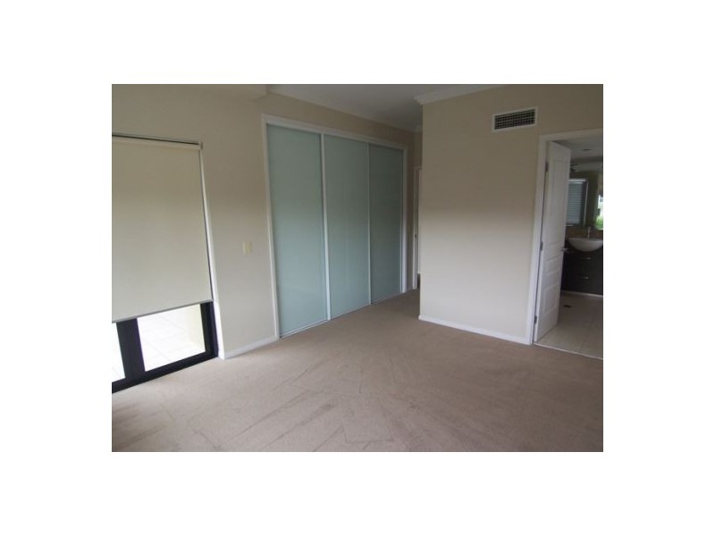 6/36 Oatland Esplanade, Runaway Bay QLD 4216