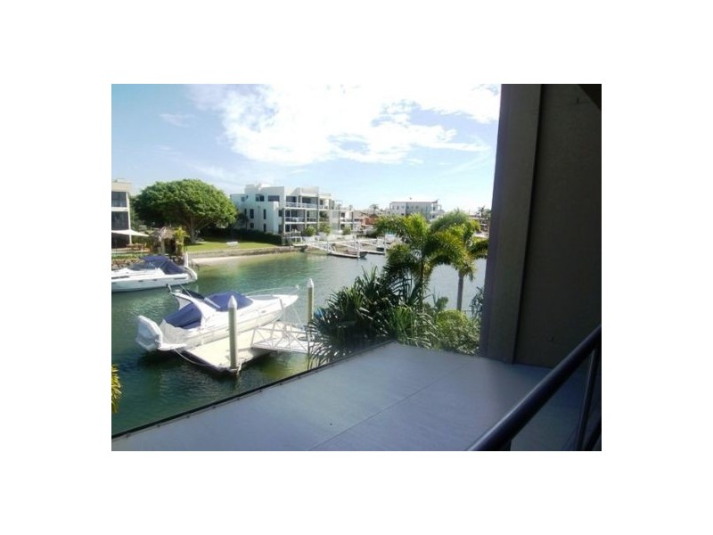 6/36 Oatland Esplanade, Runaway Bay QLD 4216