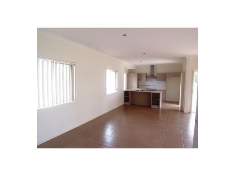 12 Marks Drive, Varsity Lakes QLD 4227