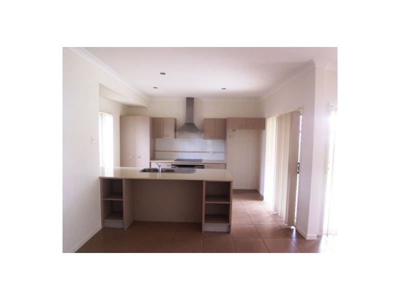 12 Marks Drive, Varsity Lakes QLD 4227