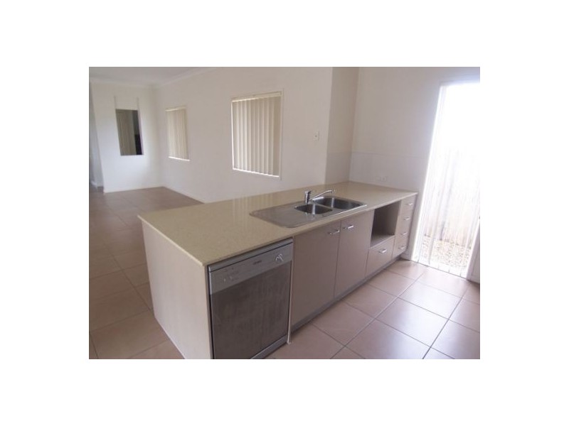 12 Marks Drive, Varsity Lakes QLD 4227