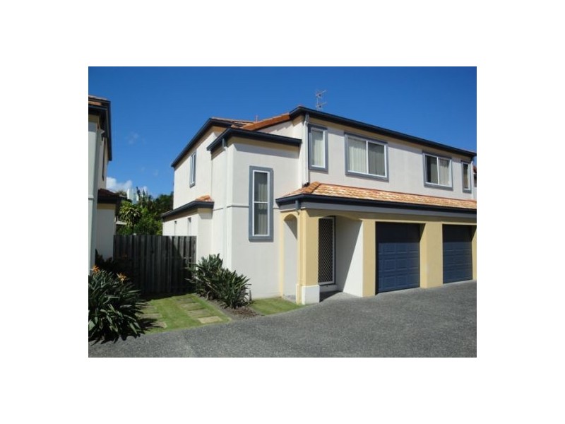 3/38-40  Robert St, Labrador QLD 4215