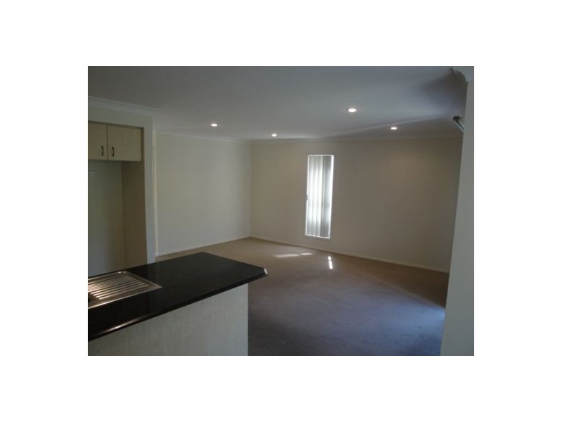 3/38-40  Robert St, Labrador QLD 4215