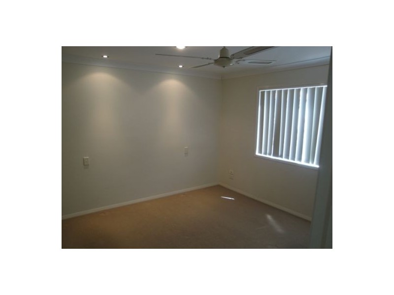 3/38-40  Robert St, Labrador QLD 4215
