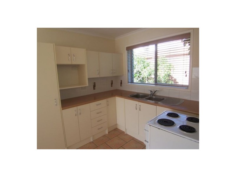 6a/164 Frank Street, Labrador QLD 4215