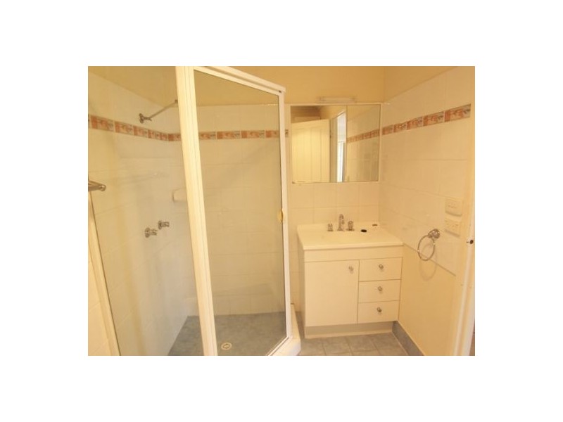 6a/164 Frank Street, Labrador QLD 4215