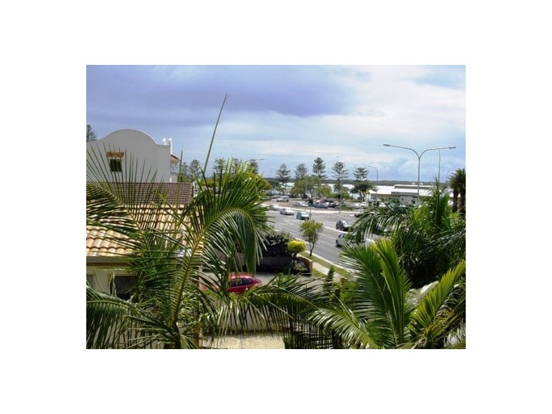 6a/164 Frank Street, Labrador QLD 4215