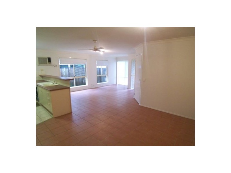 2/10 Barton Avenue, Southport QLD 4215