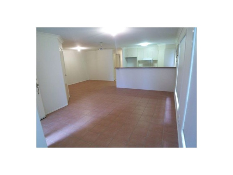 2/10 Barton Avenue, Southport QLD 4215