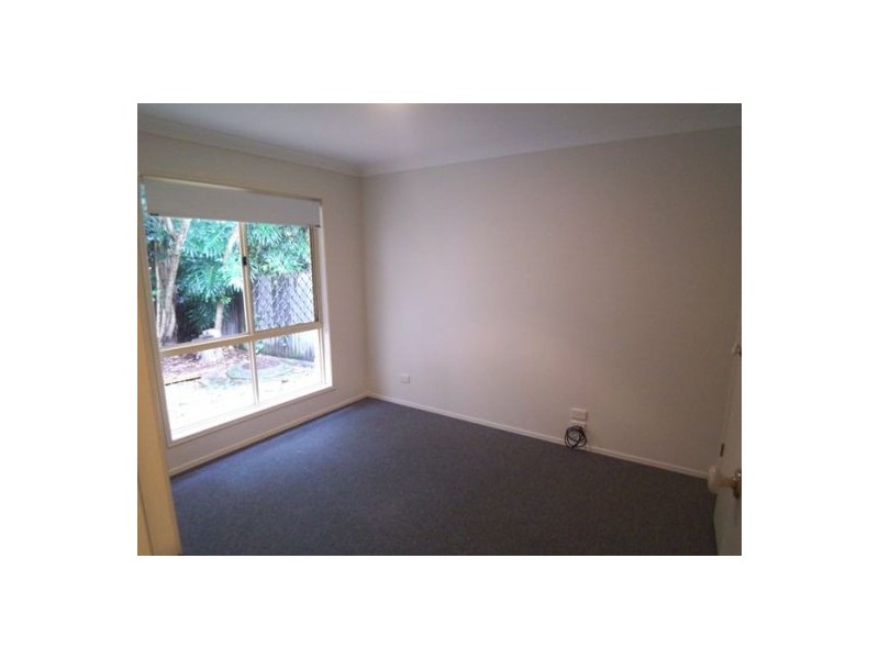 2/10 Barton Avenue, Southport QLD 4215