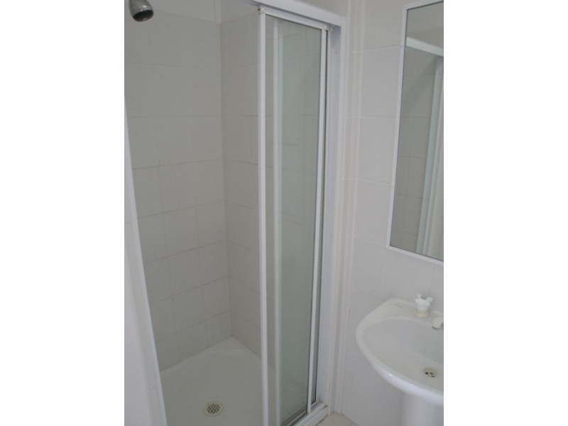 1/117 Minnie Street, Southport QLD 4215