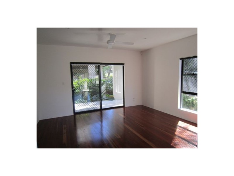 2/134 Ridgeway Avenue, Southport QLD 4215