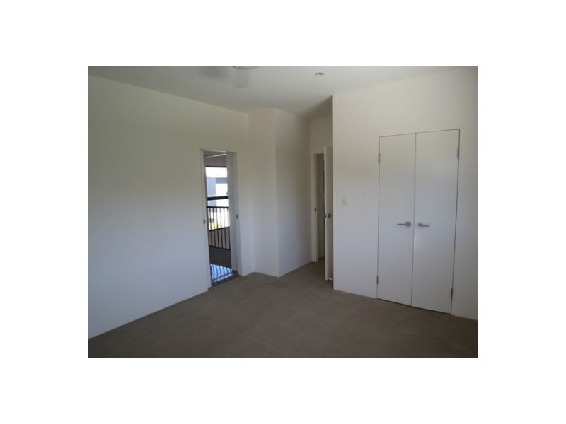 2/134 Ridgeway Avenue, Southport QLD 4215