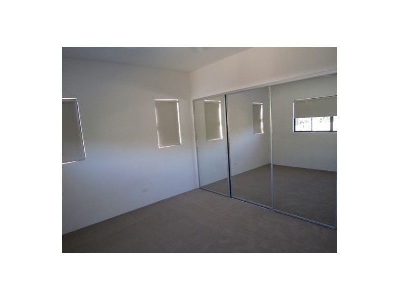 2/134 Ridgeway Avenue, Southport QLD 4215