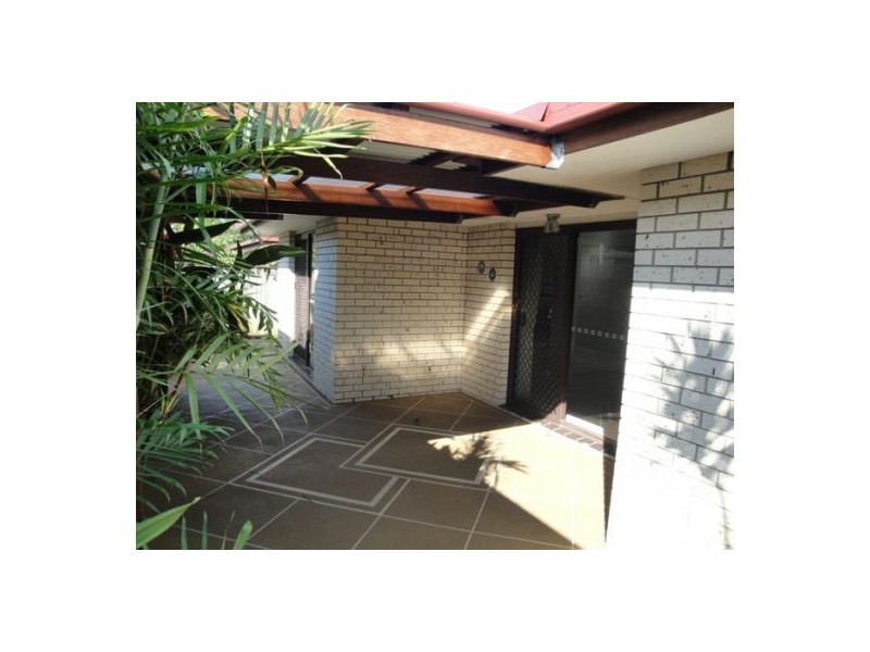 1/1 BEITZ AVE, Labrador QLD 4215