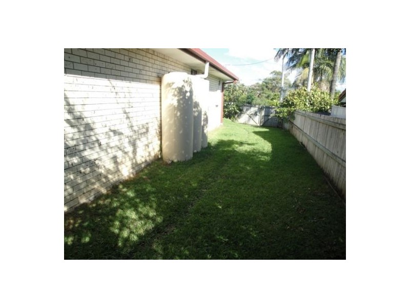 1/1 BEITZ AVE, Labrador QLD 4215