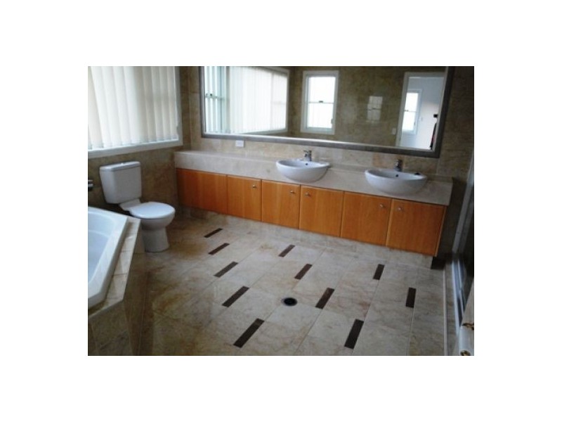 8394 MAGNOLIA DRIVE, Hope Island QLD 4212