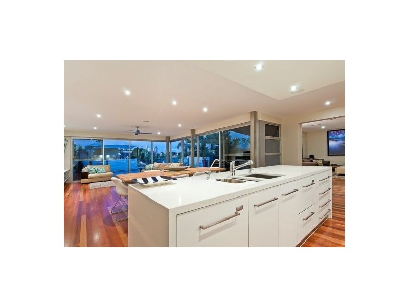 62 Claymore Crescent, Sorrento QLD 4217