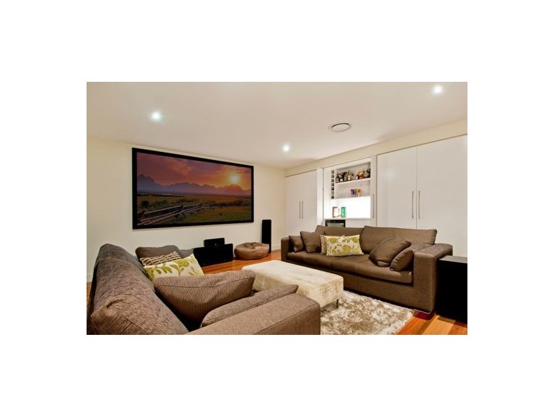 62 Claymore Crescent, Sorrento QLD 4217