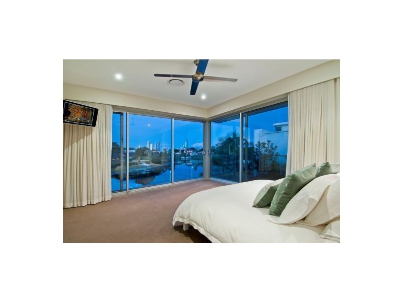 62 Claymore Crescent, Sorrento QLD 4217