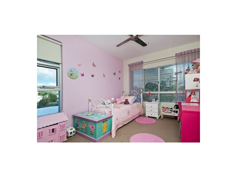 62 Claymore Crescent, Sorrento QLD 4217