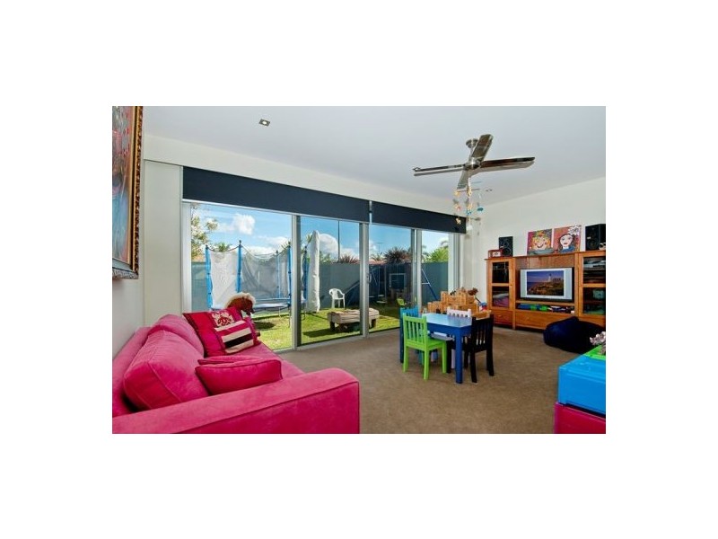 62 Claymore Crescent, Sorrento QLD 4217