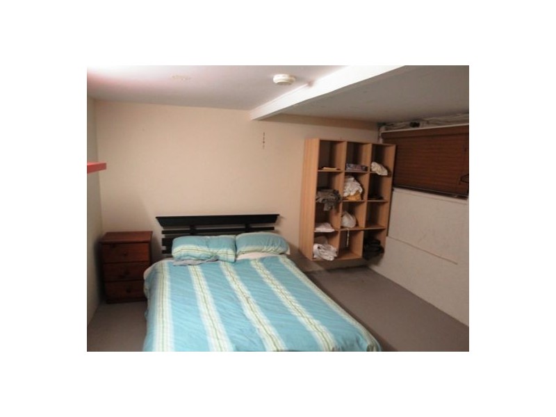 42 West King Street, Southport QLD 4215