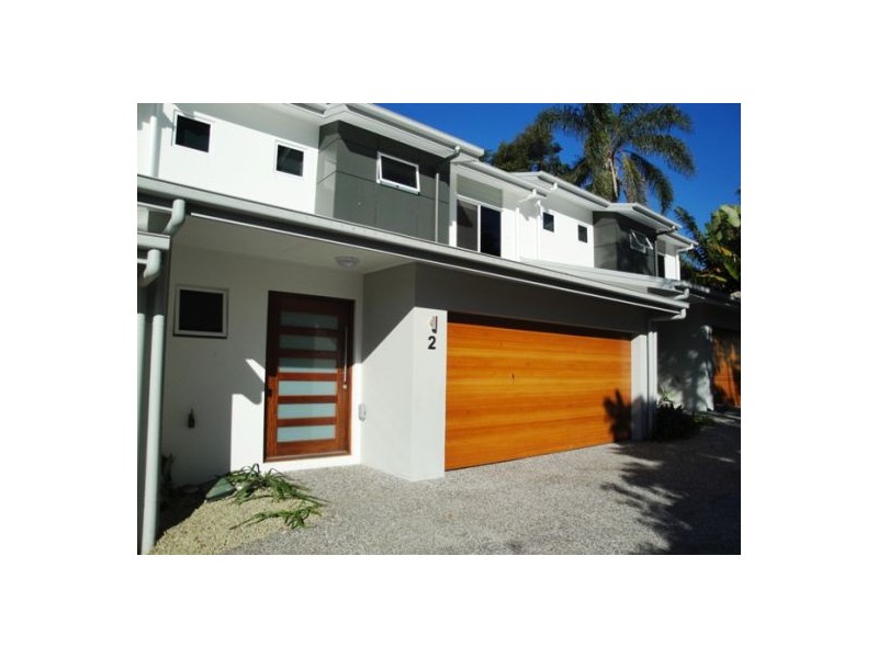 2/84 Falconer Street, Southport QLD 4215