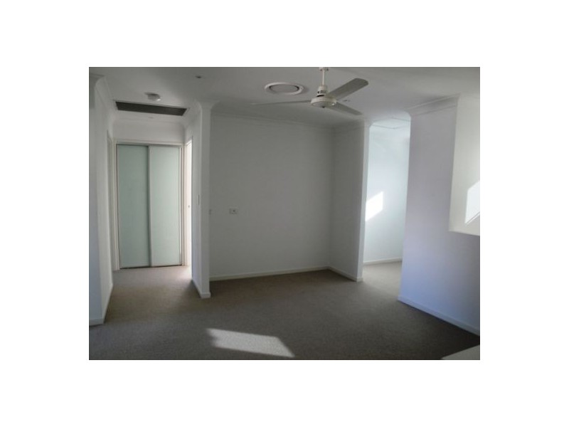 2/84 Falconer Street, Southport QLD 4215