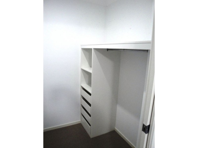 2/84 Falconer Street, Southport QLD 4215